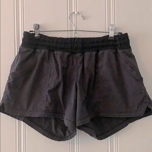 Lululemon Black Shorts with Pockets (8)